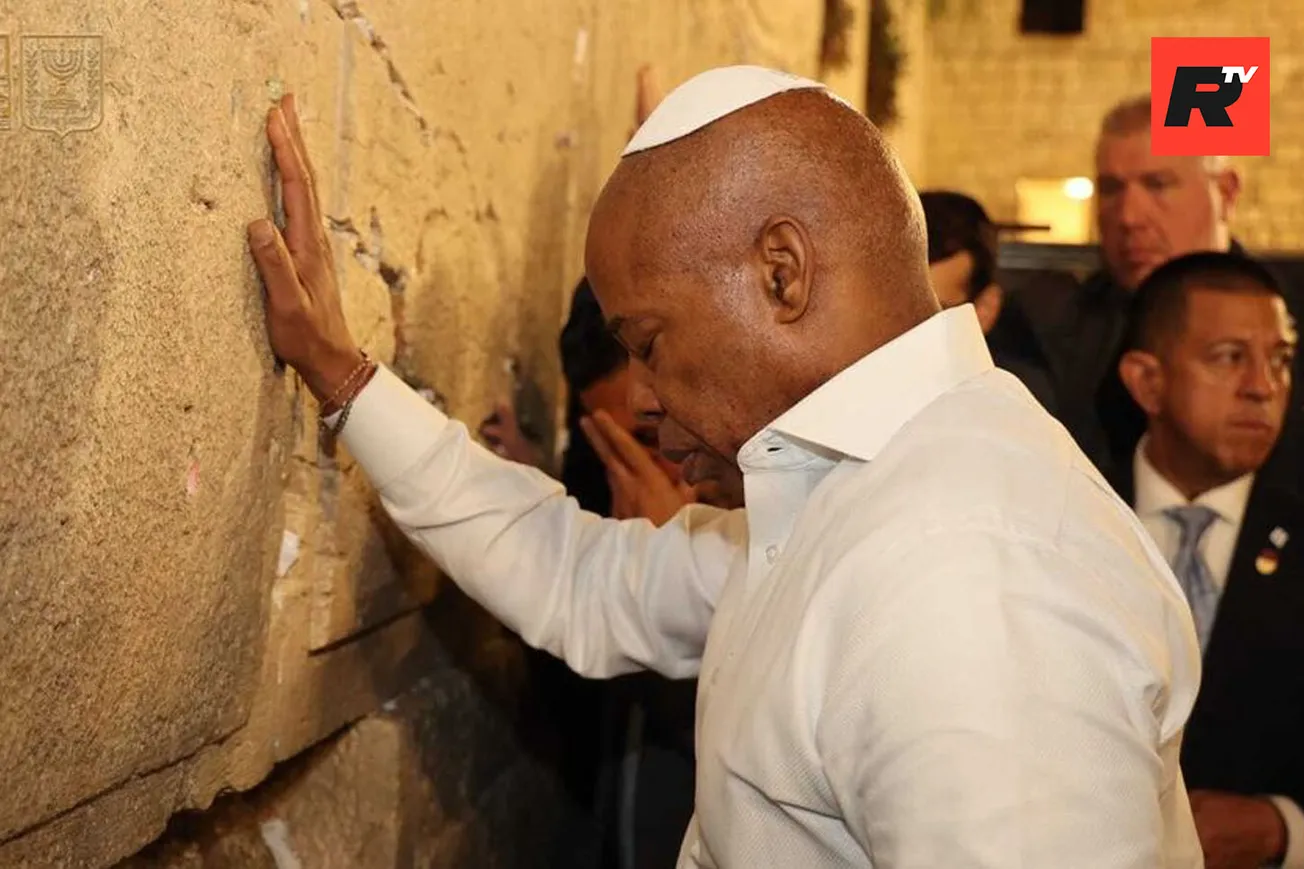 Eric Adams’ Final Act as Mayor: Prays at Western Wall, Calls Himself ‘Israel’s Brother’